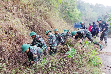 Ra quân “Ngày thứ bảy tình nguyện - Ngày chủ nhật xanh” năm 2018