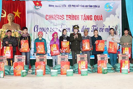 Chuyện về một nữ công an vừa “hồng” vừa “chuyên”