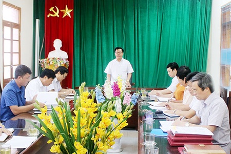 Đồng chí Phó Chủ tịch UBND tỉnh làm việc với Sở Y tế