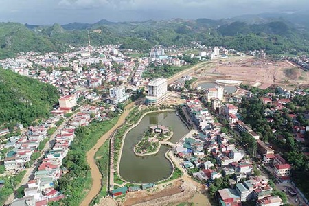 Những ngày mùa thu Tháng Tám