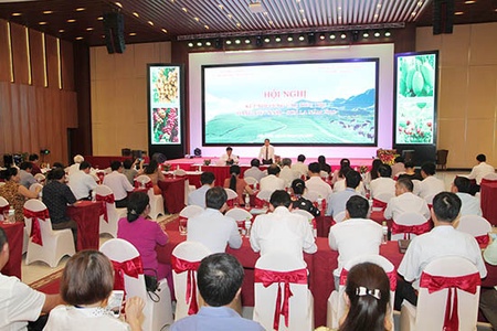 Hội nghị kết nối cung cầu tiêu thụ hàng Việt Nam – Sơn La năm 2018