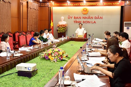 Họp Ban tổ chức “Những ngày văn hóa - du lịch Sơn La & Hủa Phăn”