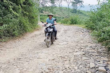 Cần nâng cấp tỉnh lộ 101 đoạn qua xã Mường Tè - Quang Minh