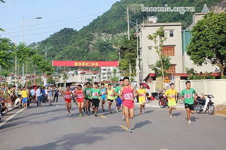 Đẩy mạnh phong trào thể dục thể thao, góp phần nâng cao sức khỏe toàn dân