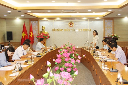 Giám sát việc thực hiện chế độ, chính sách hỗ trợ các đối tượng gặp khó khăn do đại dịch COVID-19