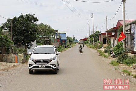 Hiến đất mở rộng đường giao thông