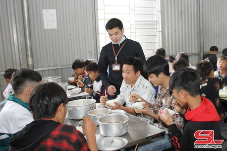 Bắc Yên đảm bảo an toàn thực phẩm bếp ăn bán trú cho học sinh