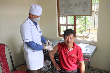 Thuận Châu nâng cao tỷ lệ tiêm vắc xin phòng Covid-19