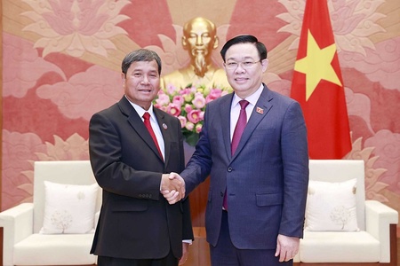 Quốc hội Việt Nam luôn sẵn sàng trao đổi, chia sẻ kinh nghiệm với Quốc hội Lào
