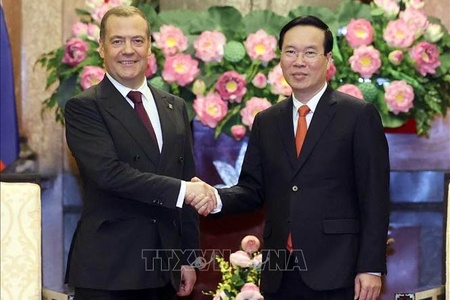 Chủ tịch nước Võ Văn Thưởng tiếp Chủ tịch Đảng nước Nga Thống nhất Dmitry Medvedev
