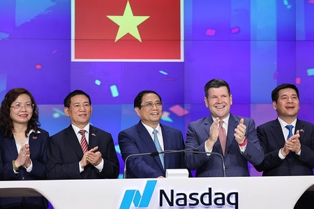 Thủ tướng Phạm Minh Chính rung chuông khai trương phiên giao dịch tại sàn chứng khoán NASDAQ