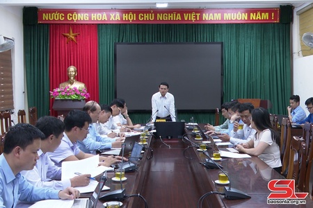 Đồng chí Phó Chủ tịch UBND tỉnh kiểm tra công tác giải phóng mặt bằng dự án đường giao thông tại huyện Mai Sơn