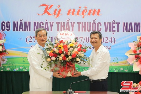 Báo Sơn La chúc mừng Bệnh viện đa khoa tỉnh nhân Ngày Thầy thuốc Việt Nam