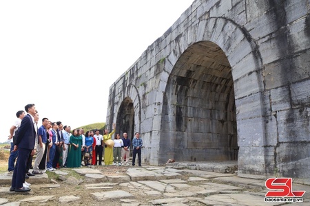 Đoàn Famtrip các tỉnh Tây Bắc khảo sát các khu, điểm khu lịch trên địa bàn tỉnh Thanh Hóa