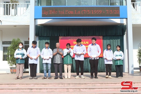 Toạ đàm với các nhân chứng lịch sử nhân Kỷ niệm 65 năm ngày Bác Hồ về thăm Mộc Châu