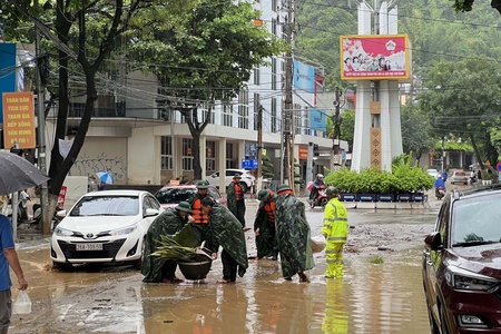 Mưa lớn trên diện rộng nhiều khu vực Thành phố Sơn La bị ngập úng