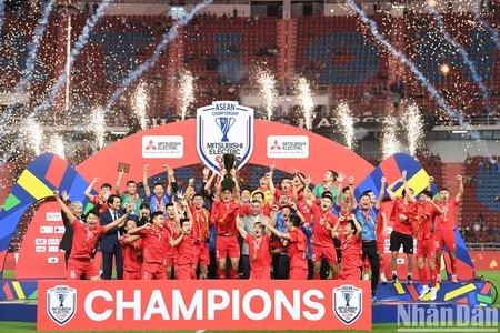 Đội tuyển Việt Nam nâng cao cúp vô địch ASEAN Cup 2024