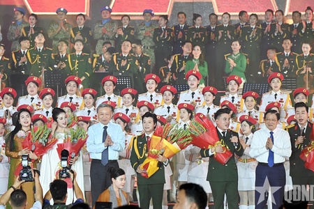Tổng Bí thư Tô Lâm dự chương trình nghệ thuật “Đất nước trọn niềm vui”