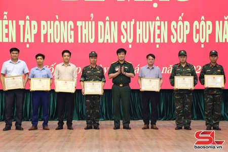 Diễn tập phòng thủ dân sự huyện Sốp Cộp năm 2025 đạt loại xuất sắc
