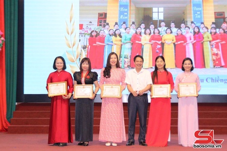 Tổng kết chuyên đề “Xây dựng trường mầm non lấy trẻ làm trung tâm”