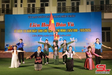 Liên hoan Dân vũ các câu lạc bộ thị xã Mộc Châu
