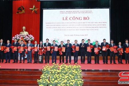Sơn La công bố các nghị quyết, quyết định của Trung ương và của tỉnh về thực hiện chính quyền địa phương hai cấp; thành lập tổ chức đảng; chỉ định nhân sự cấp ủy, lãnh đạo HĐND, UBND, Ủy ban MTTQ Việt Nam cấp xã