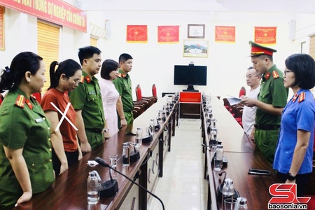 Khởi tố, bắt tạm giam nguyên kế toán trưởng Trung tâm Y tế khu vực Sốp Cộp