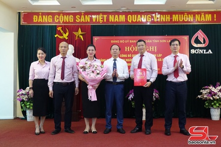 Công bố Quyết định thành lập Đảng bộ Chi nhánh Ngân hàng Chính sách xã hội tỉnh Sơn La