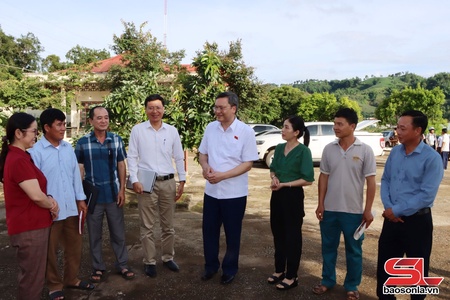Đoàn đại biểu Quốc hội tỉnh tiếp xúc cử tri xã Tà Hộc