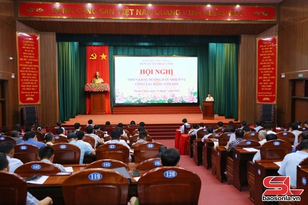Đảng ủy xã Thuận Châu triển khai nhiệm vụ công tác đảng năm 2025