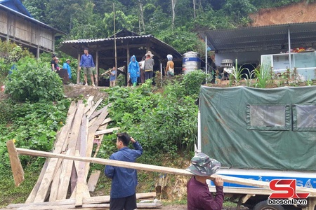 Mường Giôn 4 hộ bị ảnh hưởng do mưa giông