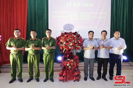 Phường Chiềng Sinh tổ chức Lễ kỷ niệm 80 năm Ngày truyền thống Công an nhân dân Việt Nam