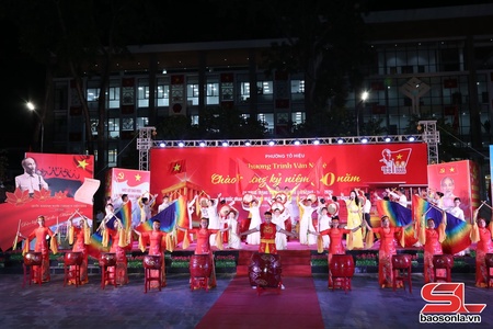Chương trình văn nghệ kỷ niệm 80 năm Cách mạng tháng Tám và Quốc khánh 2/9