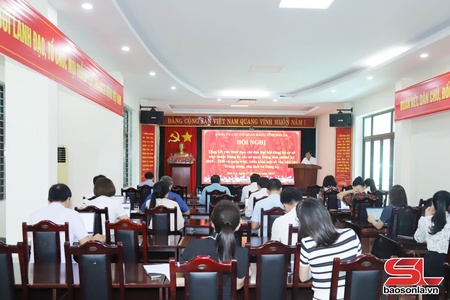 Tổng kết Đại hội đảng bộ cơ sở và triển khai một số văn bản mới