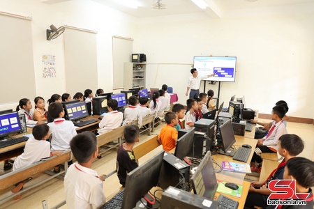 Nỗ lực vượt khó ở ngôi trường vùng cao