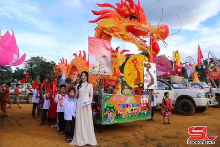 Tết Trung thu ở xã biên giới Phiêng Khoài