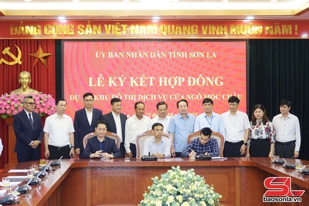 Ký kết hợp đồng Dự án Khu đô thị dịch vụ cửa ngõ Mộc Châu