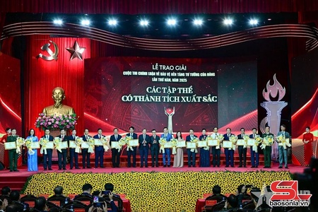 Sơn La đoạt Giải Tập thể xuất sắc Cuộc thi chính luận bảo vệ nền tảng tư tưởng của Đảng lần thứ 5