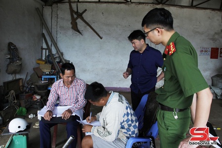 Phối hợp kiểm tra việc xả nước thải trong sản xuất sơ chế cà phê 