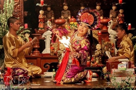 Không gian tín ngưỡng không thể bị bóp méo