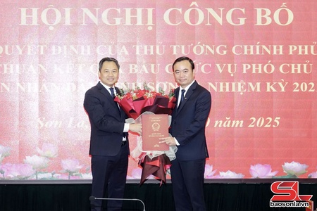 Công bố Quyết định của Thủ tướng Chính phủ phê chuẩn chức vụ Phó Chủ tịch UBND tỉnh Sơn La