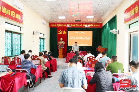 Thường trực Tỉnh ủy thăm và làm việc với xã Mường Khiêng