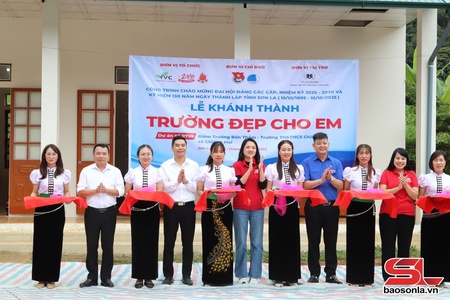 Khánh thành công trình “Trường đẹp cho em” bản Thẳm, xã Chiềng Mai