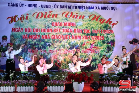 Muổi Nọi tổ chức Hội diễn văn nghệ quần chúng