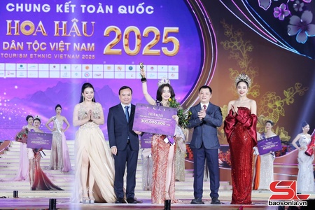 Người đẹp Trần Minh Phương đăng quang Hoa hậu Du lịch Dân tộc Việt Nam 2025