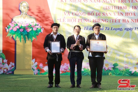 Đồng chí Chủ tịch UBND tỉnh dự Ngày hội Đại đoàn kết toàn dân tộc tại tổ dân phố Tà Loọng