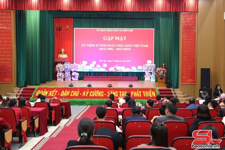 Gặp mặt kỷ niệm 43 năm Ngày Nhà giáo Việt Nam