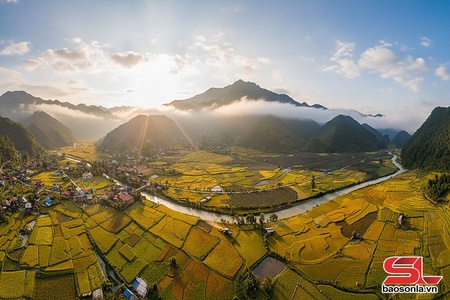 Nhiếp ảnh “Sơn La 130 năm hình thành và phát triển”