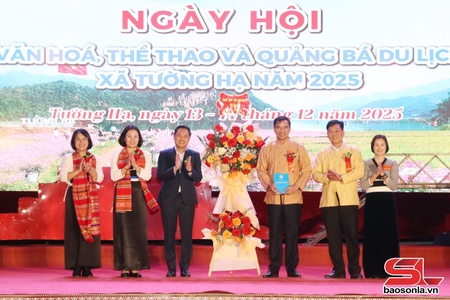 Chương trình văn nghệ “Sắc màu Tường Hạ”