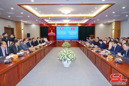 Đoàn công tác Bộ Nông nghiệp và Môi trường, nước CHDCND Lào thăm và làm việc tại tỉnh Sơn La